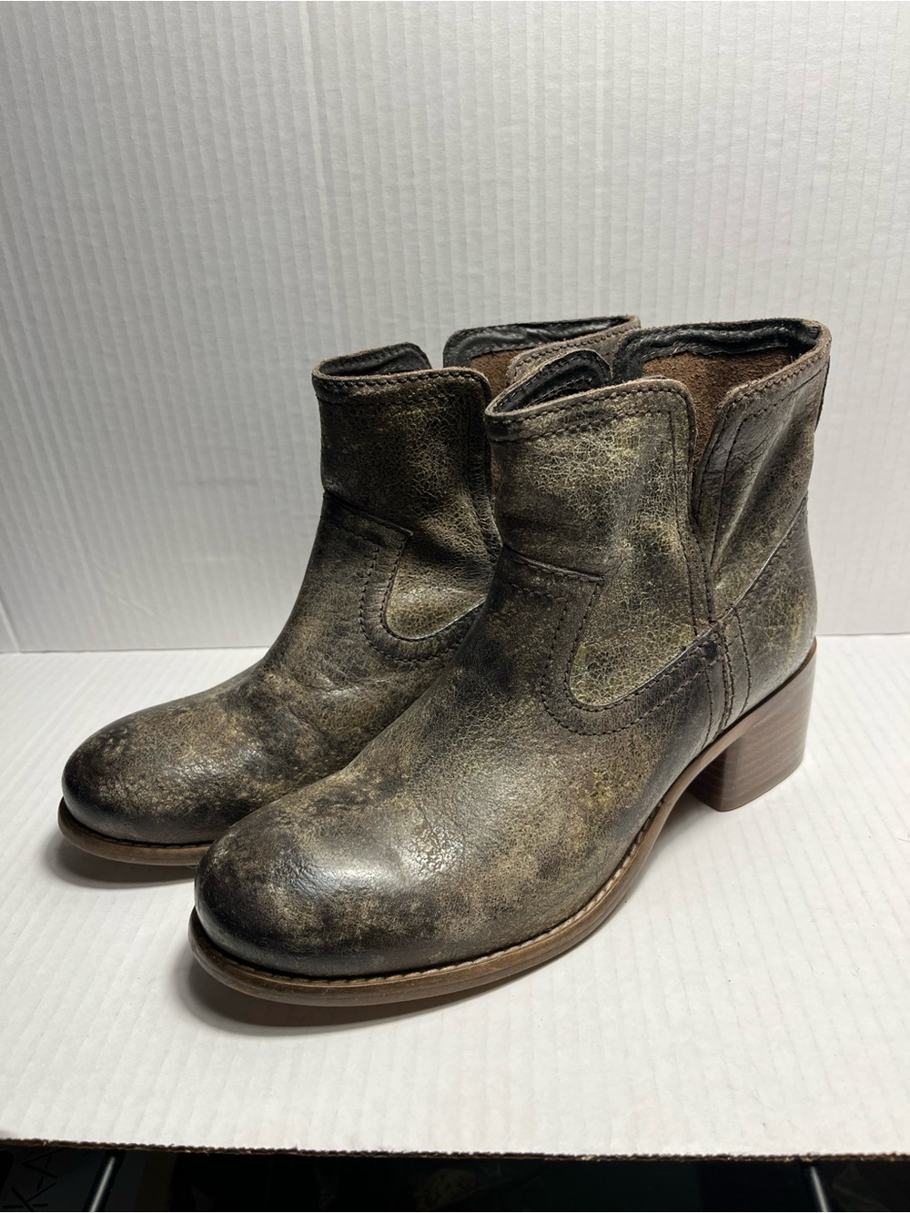 Diba True Walnut Grove Bootie in Charcoal Grey Sz7